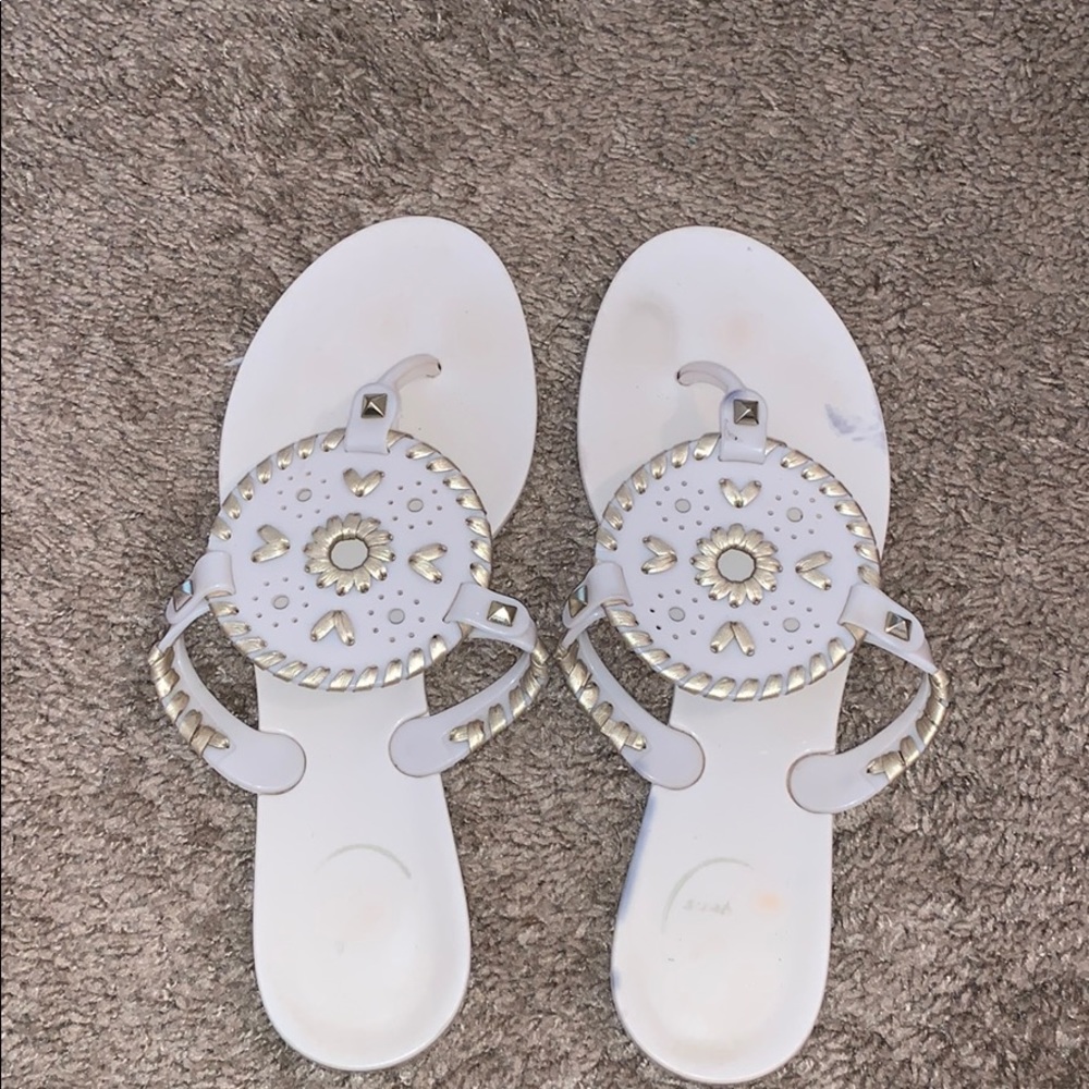 Size 8 cream & gold women’s Jack Rogers!